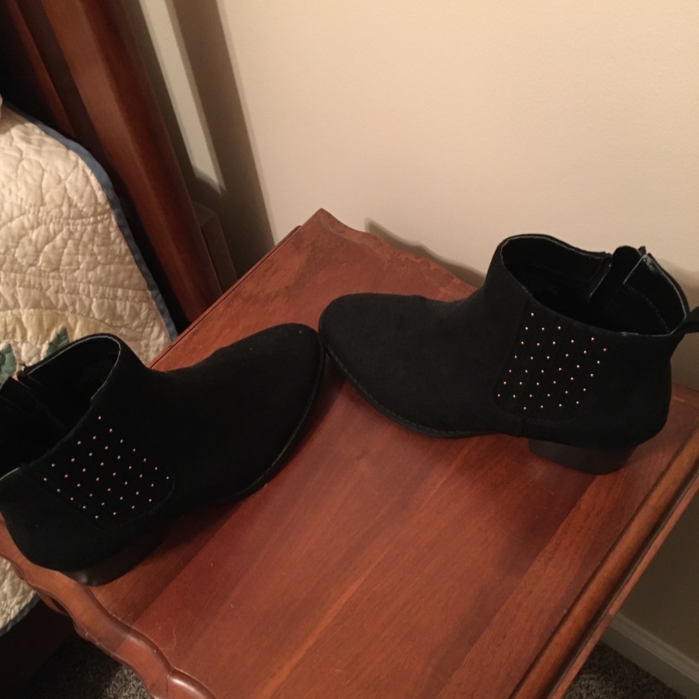 Black Booties 7 Wide Women’s shoes